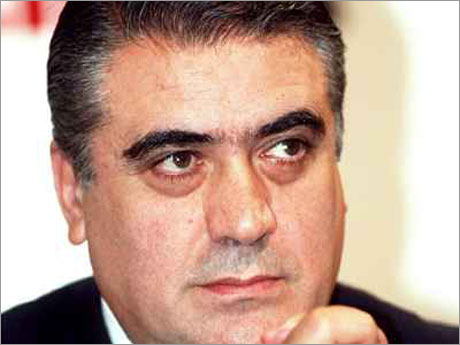 И Лоренцо Санс започна с обещанията