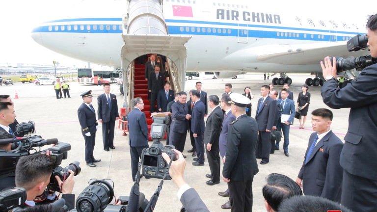 Лидерът на КНДР Ким Чен-ун е пристигнал в Сингапур с