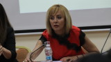 Манолова е доволна от нетърпимостта към работодатели, неплащащи заплати