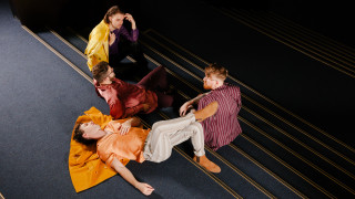 Историята на много от най успешните световни музикални банди започва съвсем