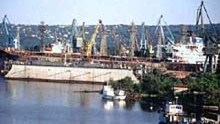 Арестуван турски кораб избяга от варненското пристанище