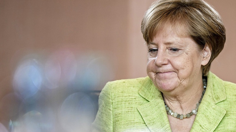 Меркел ограничава властта на финансовото министерство, ако либералите го поемат