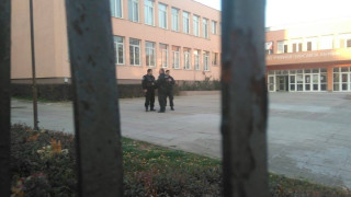 Момче е в болница след удар с бокс в лицето в училищен двор в Хасковско