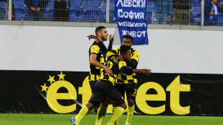 Ганайското крило на Ботев Пловдив Емануел Току се превърна в