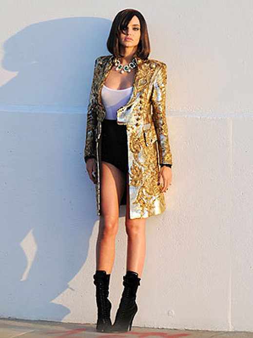 Миранда Кер се връща на работа