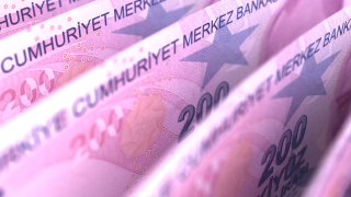 Турската лира с ново дъно - най-ниската стойност в историята спрямо долара