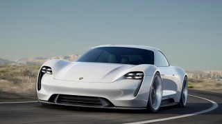Porsche навлиза в ерата на електромобилите с Taycan спортен