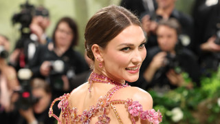 През март Карли Клос обяви щастливата новина че очаква третото