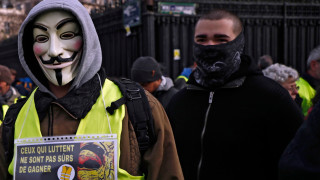 Заради жълтите жилетки Франция забранява маски на протести
