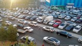 Туркменистан забрани черните автомобили и на жените да шофират
