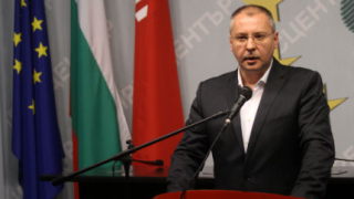 Станишев призова Плевнелиев да не бави мандатите