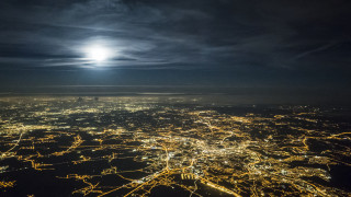 В събота вечерта цялата електропреносна мрежа в Пакистан се срина