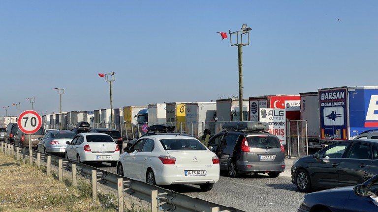 Голямо задръстване за влизане в България от Турция на автомобили