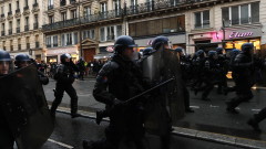 Франция мобилизира 40 000 полицаи заради масовите протести