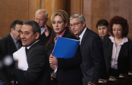 Депутатите приеха бюджета, Искров подава оставка до седмица, трусове в управляващата коалиция... 