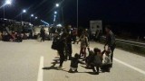  Бежанци блокираха автомагистрала край Солун 