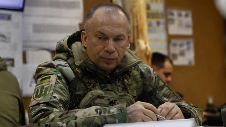 Главнокомандващият украинската армия генерал Олександър Сирски е посетил две бригади,