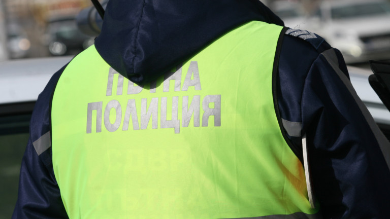 Полицаите с шамарите рязко се разболели