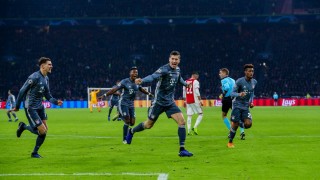 Нападателят на Байерн Мюнхен Роберт Левандовски стана първият от Топ