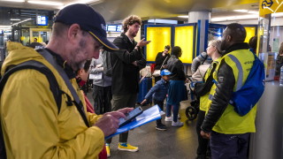 Силна лятна буря удари Нидерландия и властите призоваха хората да