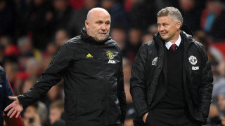 Английското издание Мирър твърди че отборът на Манчестър Юнайтед няма