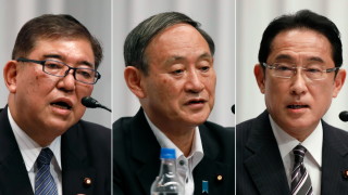 Говорителят на японското правителство Йошихиде Суга е фаворит сред избирателите