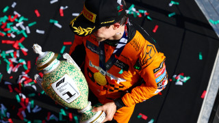 Оскар Пиастри постигна първата си победа във Формула 1