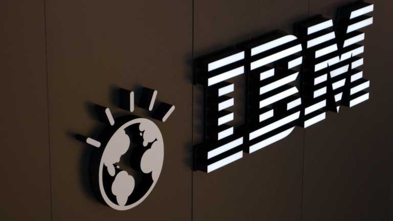 19-то поредно тримесечие IBM разочарова със спад на приходите 