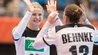 Хандбалистките на Черна гора победиха Румъния с 27 26 11 12 в