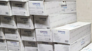 Митнически служители откриха 1950 кутии контрабандни сексуални стимулант и 490