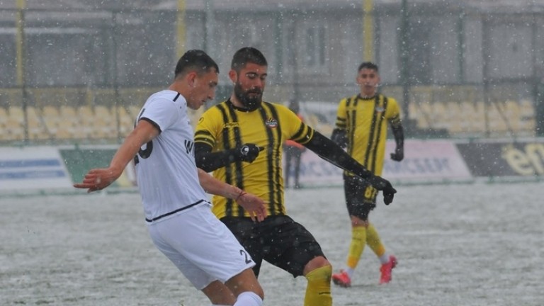 Дублиращият отбор на Ботев (Пловдив) записа равенство 1:1 със Септември
