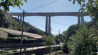 Футболистът на Ница Алекси Бека Бека заплашва да скочи от