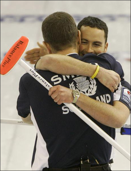 Шотландия с европейската титла на кърлинг при мъжете