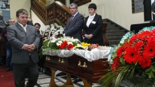 Легендата в щангите Наим Сюлейманоглу е в изкуствена кома съобщава