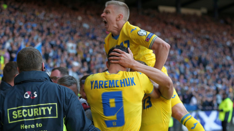 Зинченко помага на украинци да играят футбол в Англия 