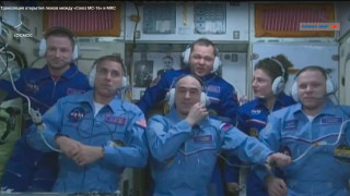 След месеци в космоса, екипажът на МКС се връща на съвсем различна Земя