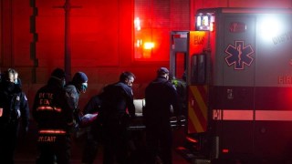 Един човек е загинал а други 12 души остават в