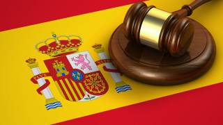 Конституционният съд на Испания спря опит на каталунския парламент за