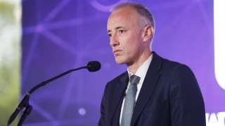 Нямаме намерение да закриваме или да сливаме нито едно държавно