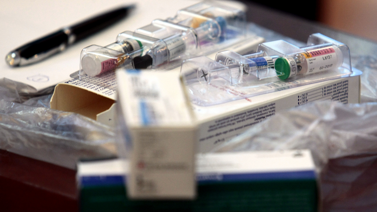 Европейската агенция по лекарствата продължава да извършва оценка на ваксините