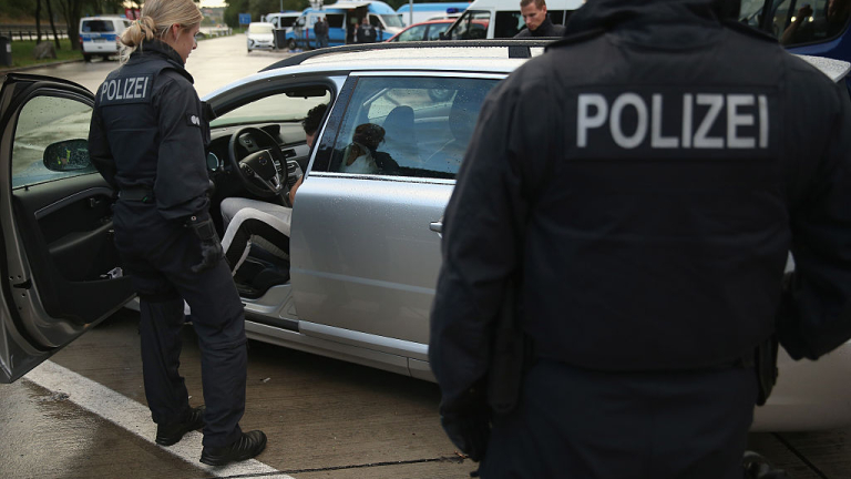 Задържаха трима заради опит за палеж на синагога в Гьотеборг