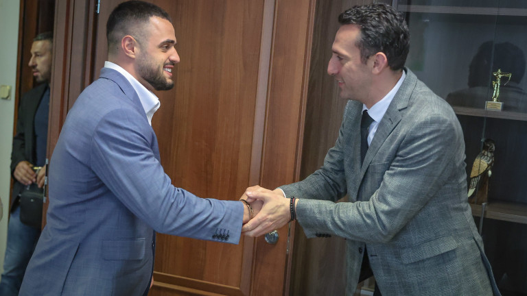 Звездните рожденици, родени на една и съща дата