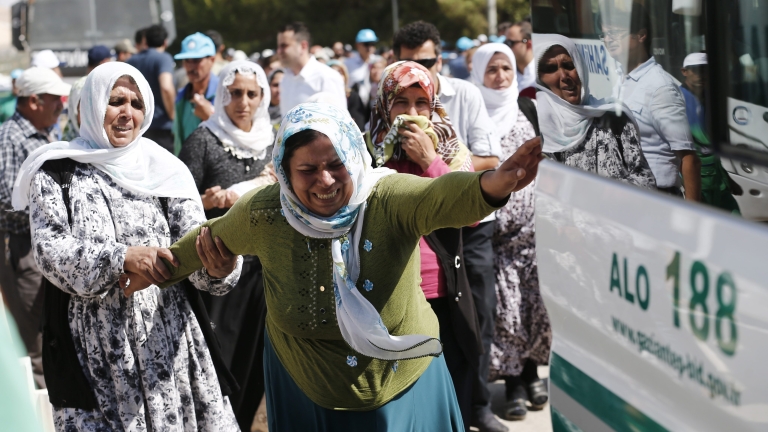 Турските власти прогонили около 500 хил. души от домовете им в Диарбекир