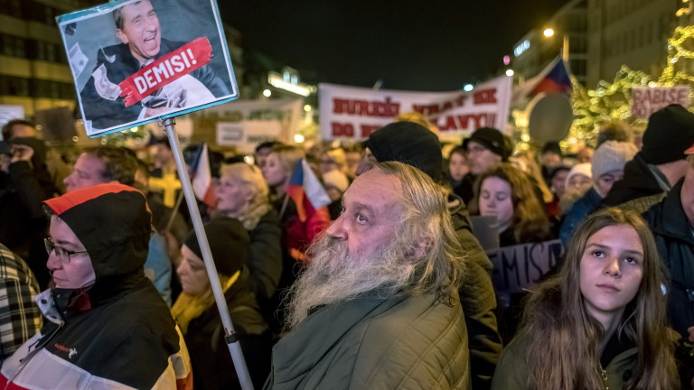 50 000 искат оставката на Бабиш в Прага 