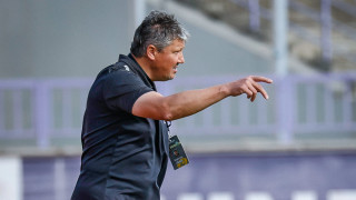 Треньорът на Хебър Любослав Пенев няма да може да разчита