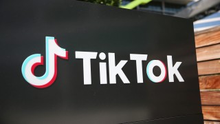 Европейският парламент забрани използването на приложението TikTok на телефоните на служителите си