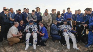 Руски и френски космонавти от МКС се прибраха на Земята