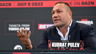 Кубрат Пулев обяви че няма намерение да спира с бокса