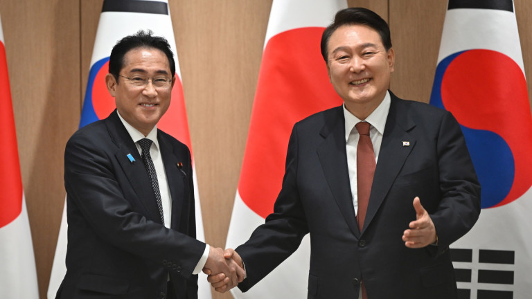 Министър-председателят на Япония Фумио Кишида пристигна в Сеул, за да