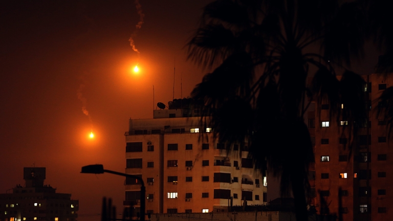 Газа обстреля Израел с ракета, съобщава в. Аарец. Въздушна тревога